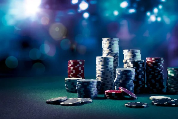 arena88 mobile app live-dealer interface showing blackjack table with dealer and live chat